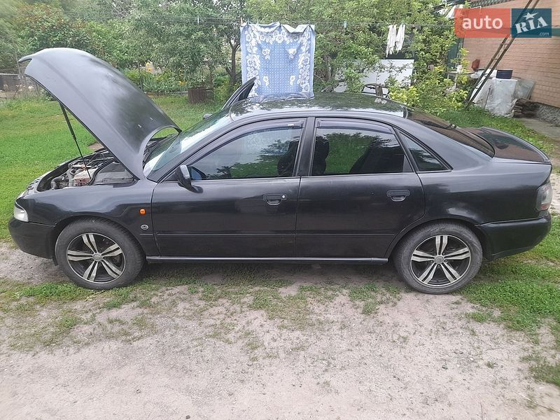 Седан Audi A4 1995 в Деньги