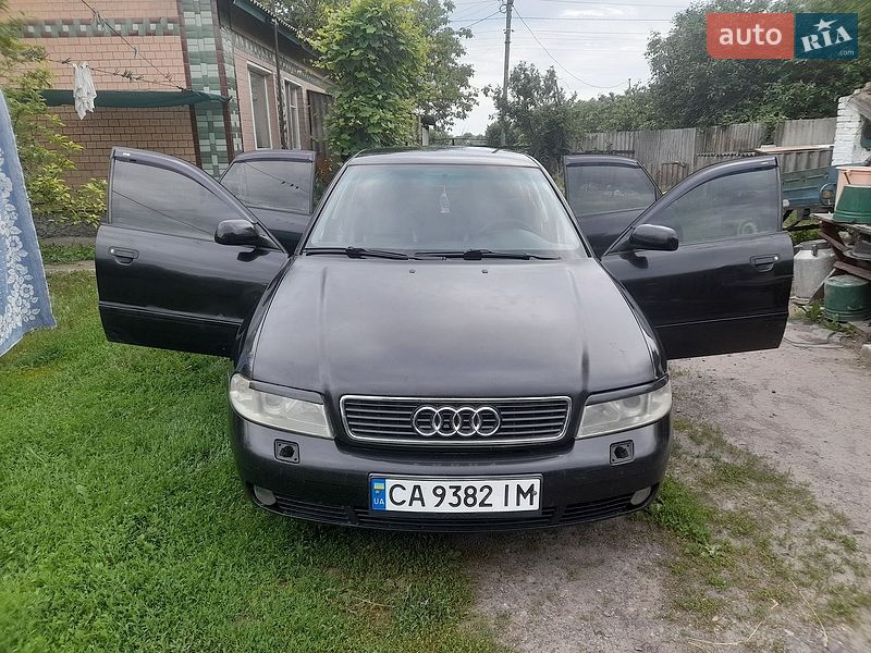 Седан Audi A4 1995 в Деньги