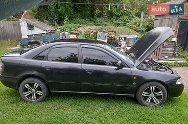 Седан Audi A4 1995 в Деньги