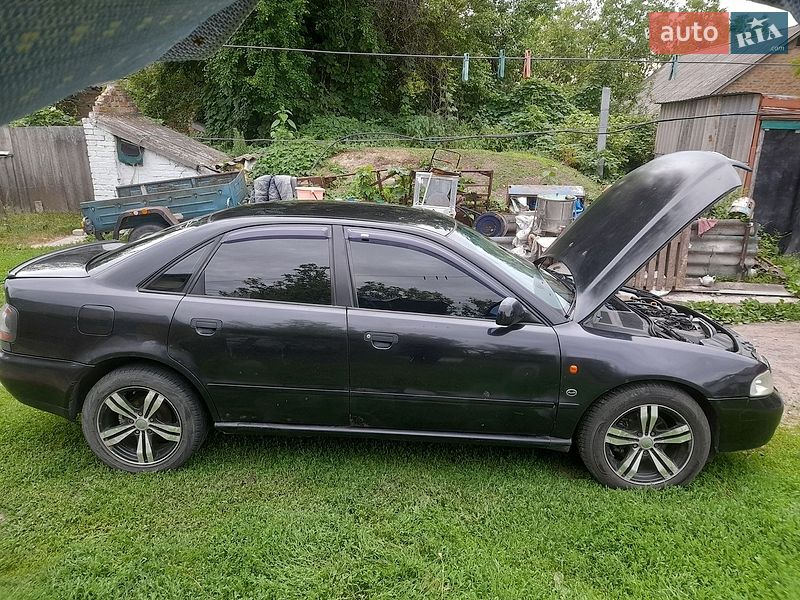 Седан Audi A4 1995 в Деньги