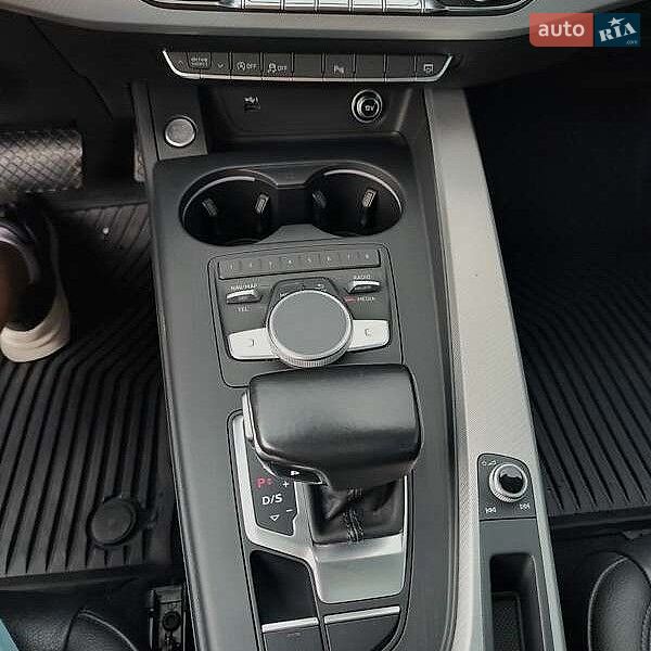 Седан Audi A4 2018 в Києві