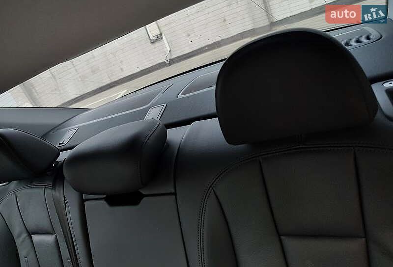 Седан Audi A4 2018 в Києві