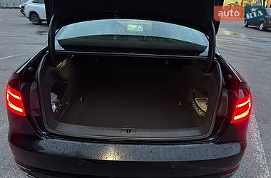 Седан Audi A4 2017 в Дніпрі