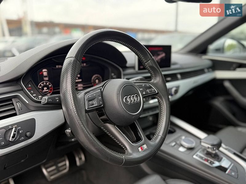 Седан Audi A4 2016 в Львове