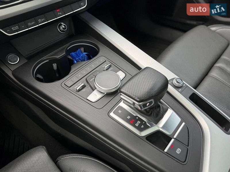 Седан Audi A4 2016 в Львове