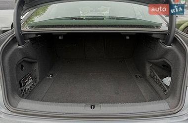 Седан Audi A4 2016 в Львове