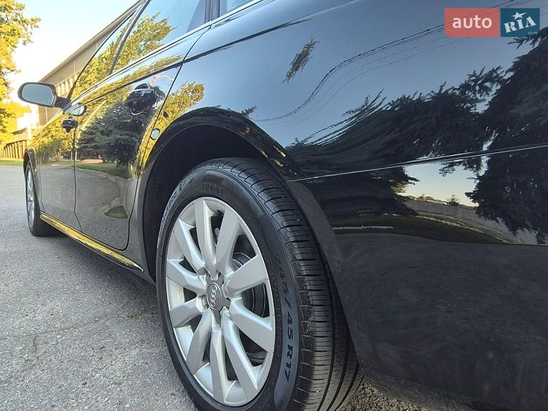 Седан Audi A4 2015 в Полтаві