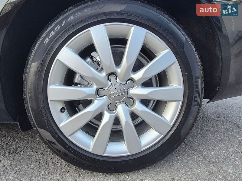 Седан Audi A4 2015 в Полтаві