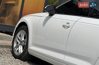 Седан Audi A4 2017 в Стрые
