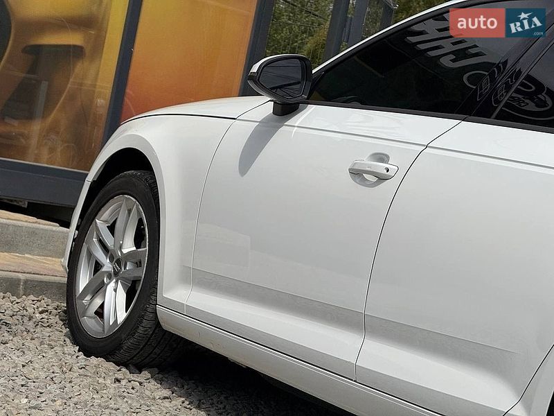 Седан Audi A4 2017 в Стрые