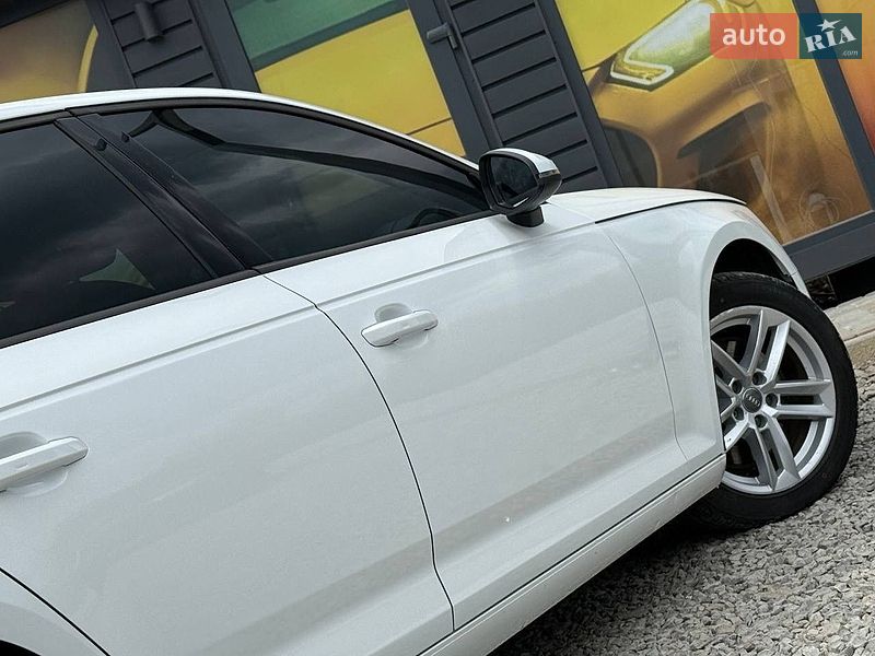 Седан Audi A4 2017 в Стрые