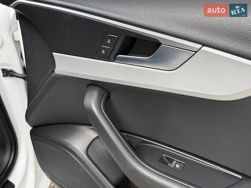 Седан Audi A4 2017 в Стрые