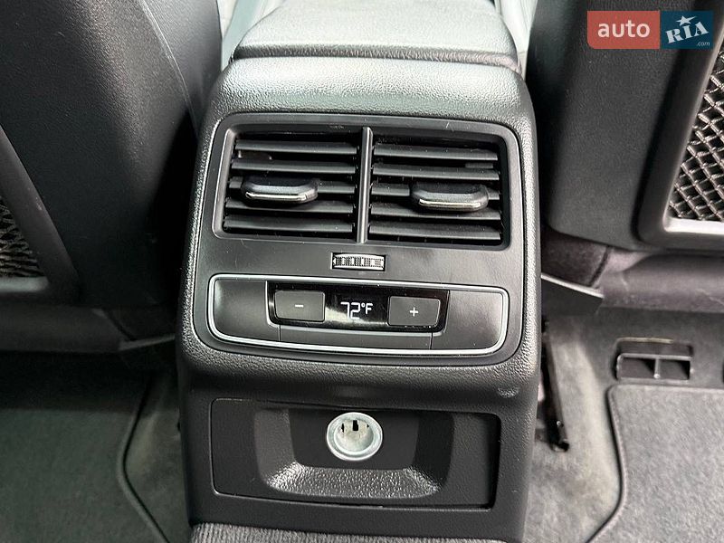 Седан Audi A4 2017 в Стрые