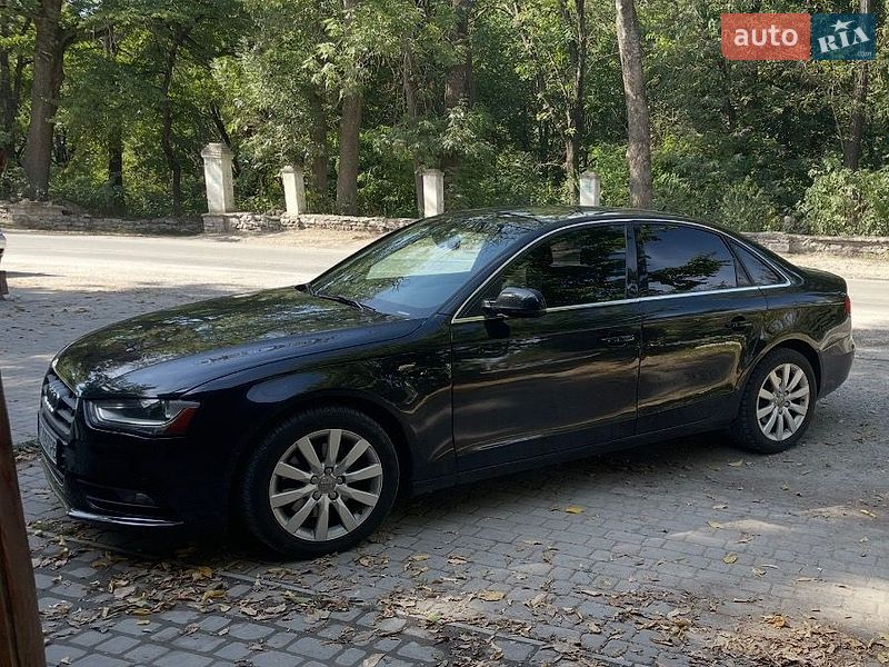Седан Audi A4 2012 в Теребовлі