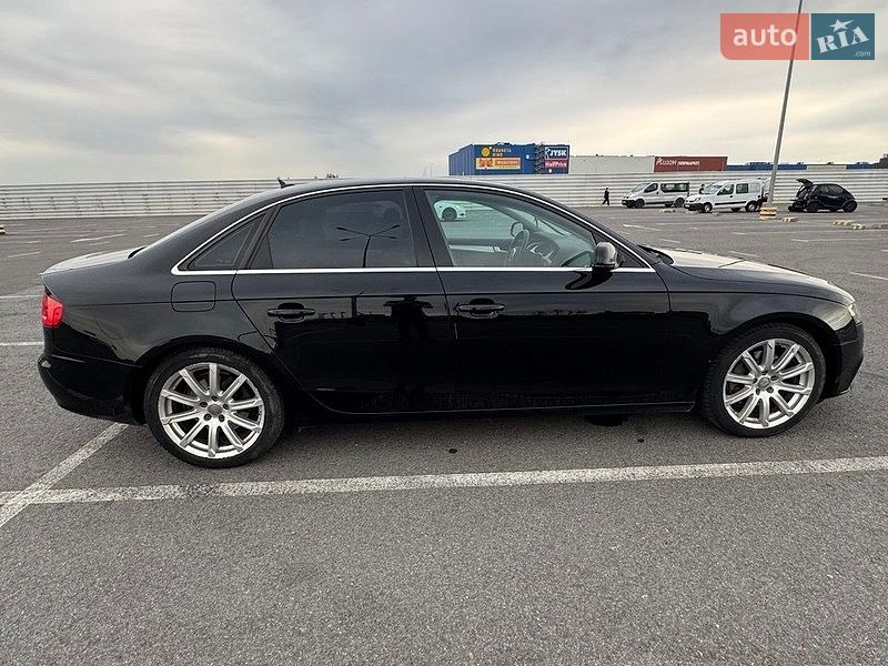 Седан Audi A4 2010 в Львові