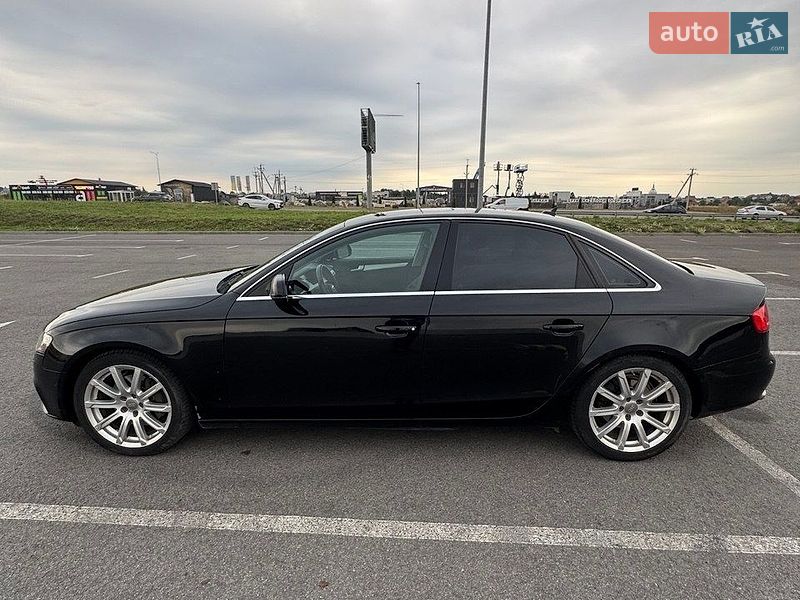 Седан Audi A4 2010 в Львові