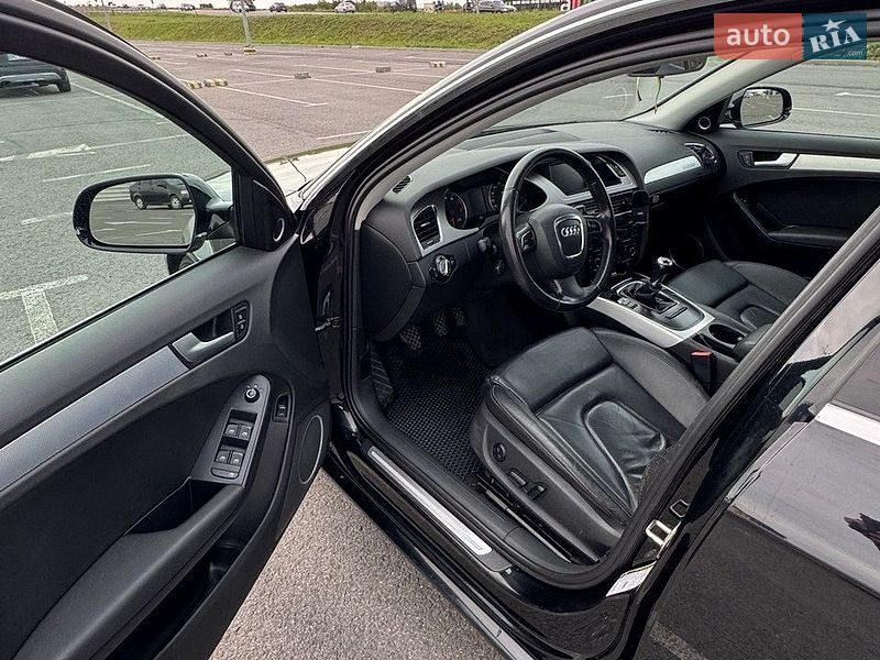 Седан Audi A4 2010 в Львові