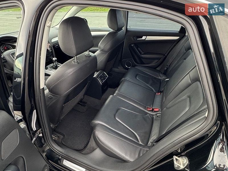 Седан Audi A4 2010 в Львові