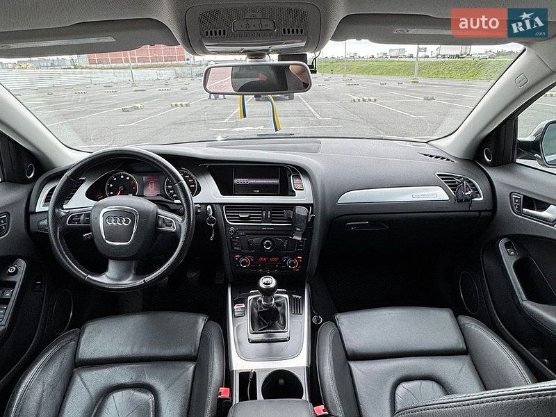 Седан Audi A4 2010 в Львові