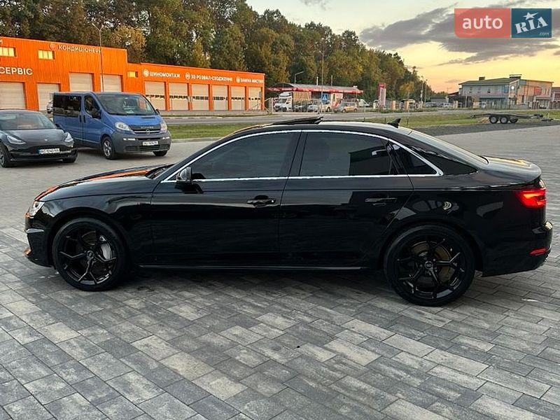 Седан Audi A4 2017 в Луцке