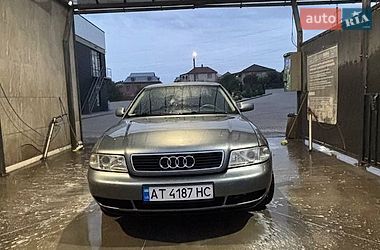 Седан Audi A4 1994 в Городенці