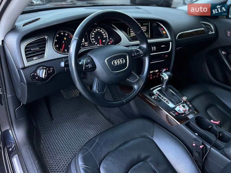 Седан Audi A4 2014 в Одесі