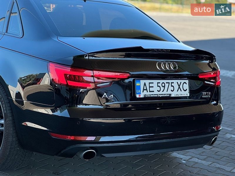Седан Audi A4 2017 в Днепре