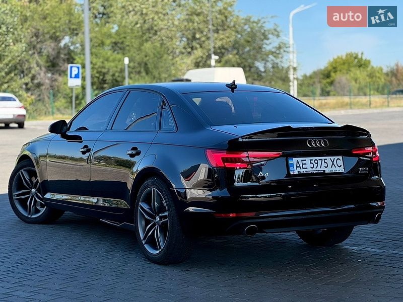 Седан Audi A4 2017 в Днепре