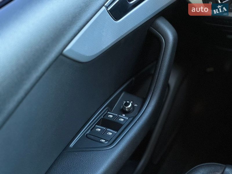 Седан Audi A4 2017 в Днепре