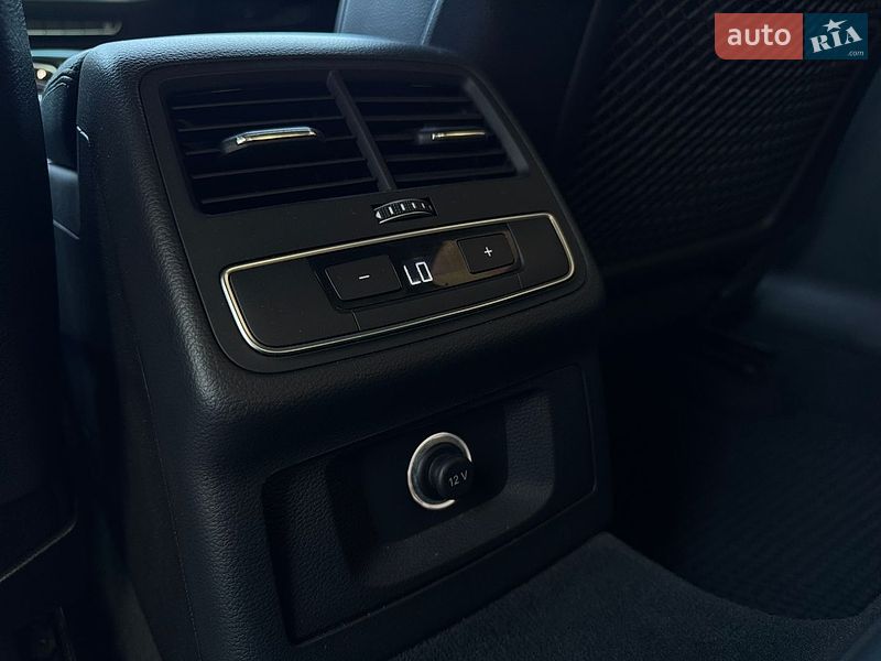 Седан Audi A4 2017 в Днепре