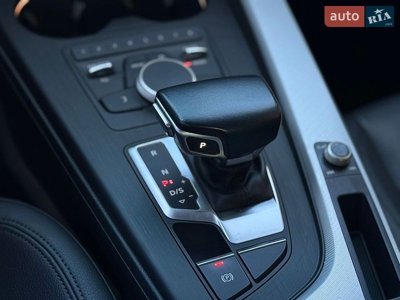 Седан Audi A4 2017 в Днепре