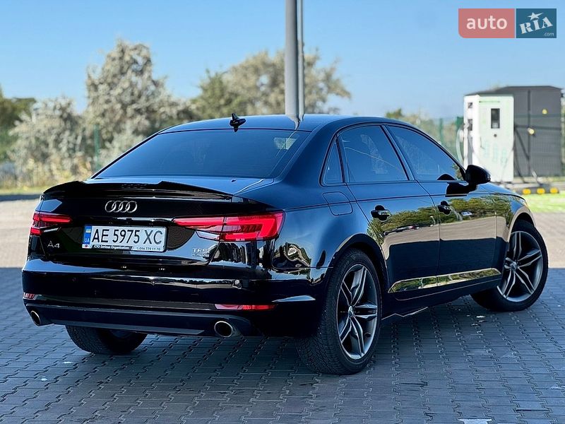 Седан Audi A4 2017 в Днепре