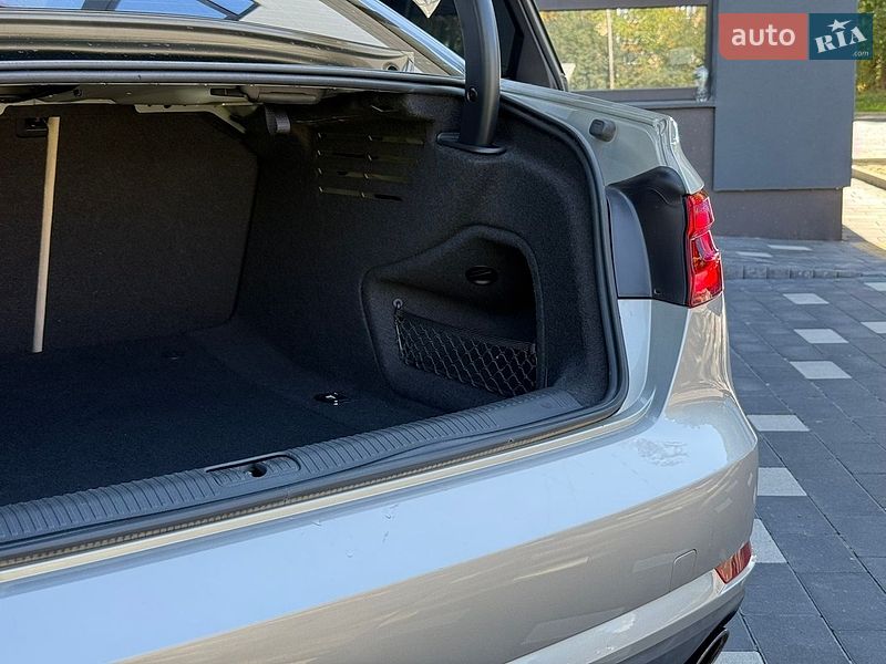 Седан Audi A4 2017 в Трускавце