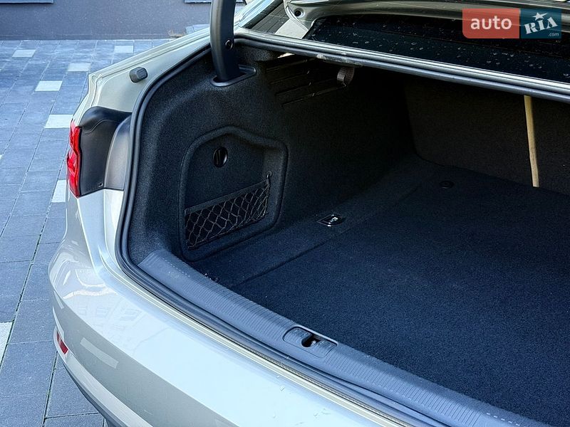 Седан Audi A4 2017 в Трускавце