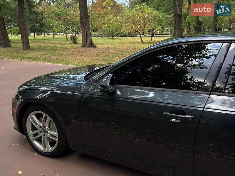 Седан Audi A4 2016 в Кременчуці