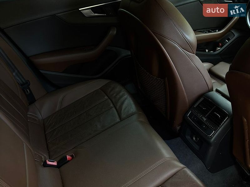 Седан Audi A4 2016 в Кременчуці