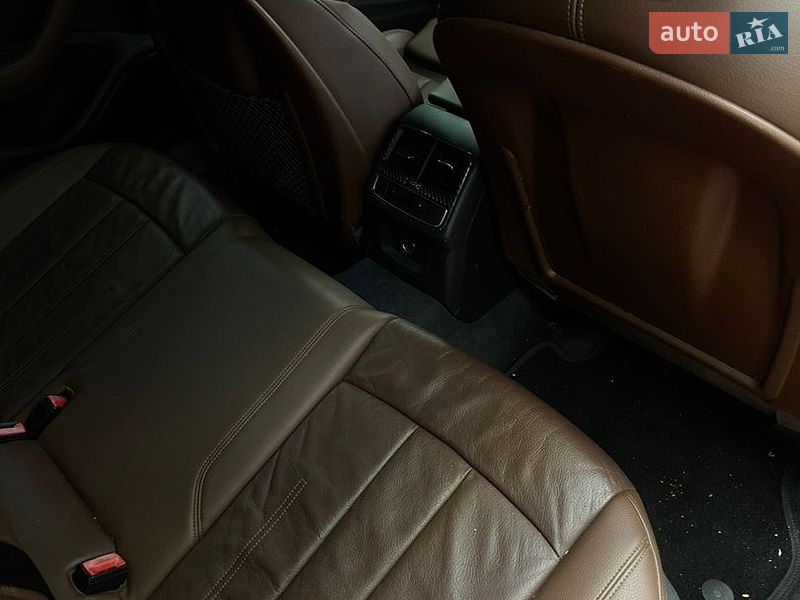 Седан Audi A4 2016 в Кременчуці