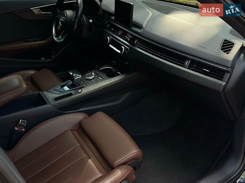 Седан Audi A4 2016 в Кременчуці