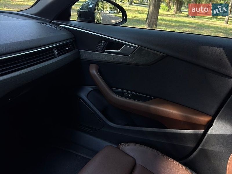 Седан Audi A4 2016 в Кременчуці