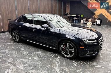 Седан Audi A4 2017 в Киеве