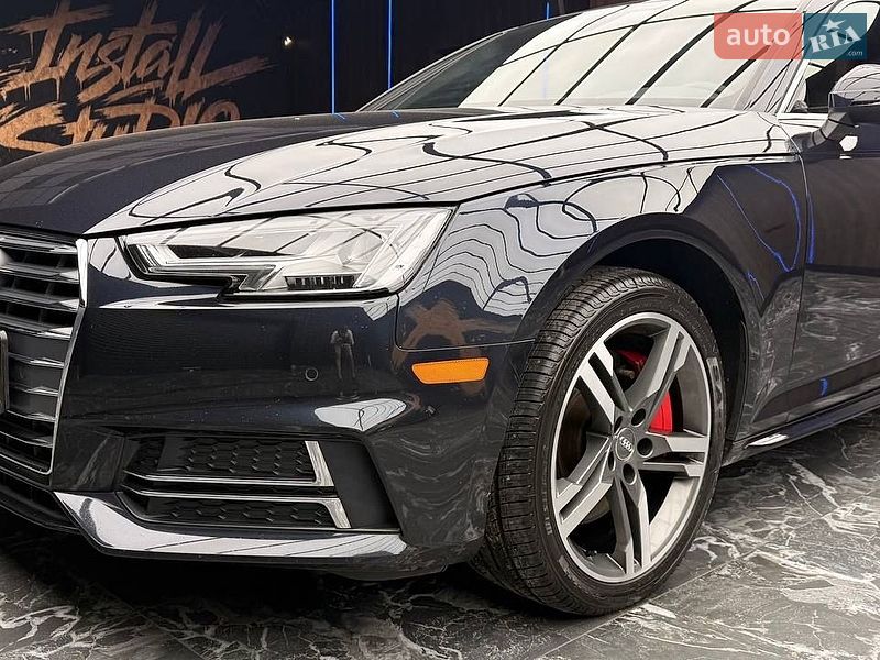 Седан Audi A4 2017 в Киеве