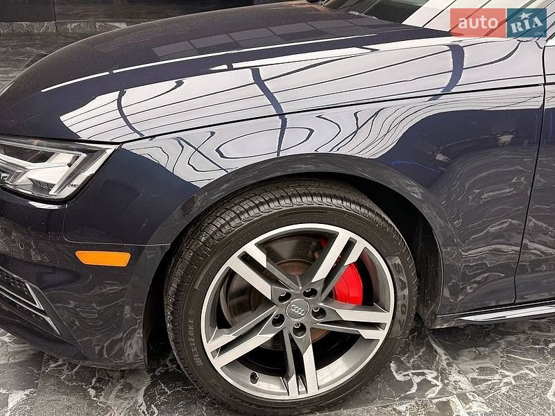 Седан Audi A4 2017 в Киеве