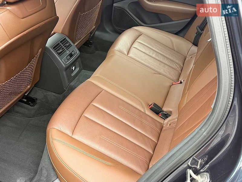 Седан Audi A4 2017 в Киеве