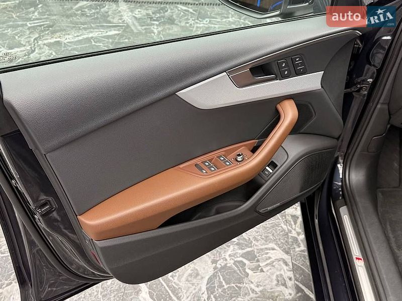 Седан Audi A4 2017 в Киеве