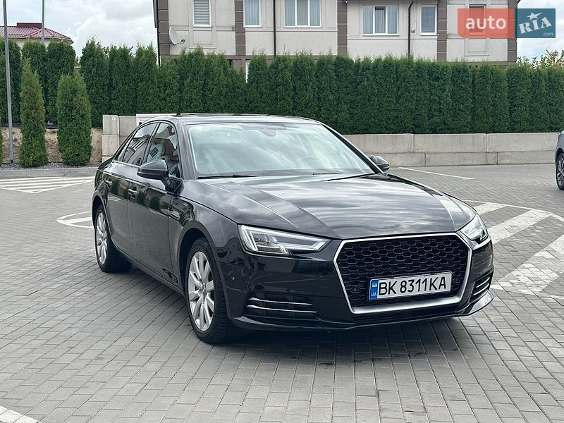 Седан Audi A4 2016 в Ровно