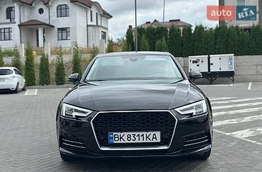 Седан Audi A4 2016 в Ровно