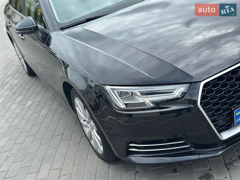 Седан Audi A4 2016 в Ровно