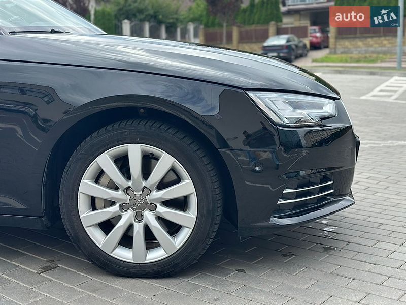 Седан Audi A4 2016 в Ровно