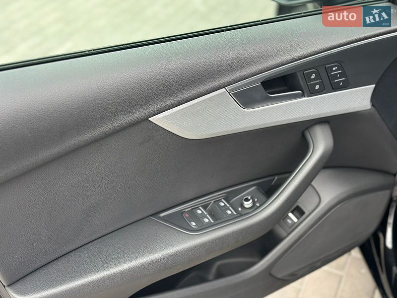Седан Audi A4 2016 в Ровно