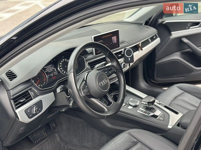 Седан Audi A4 2016 в Ровно